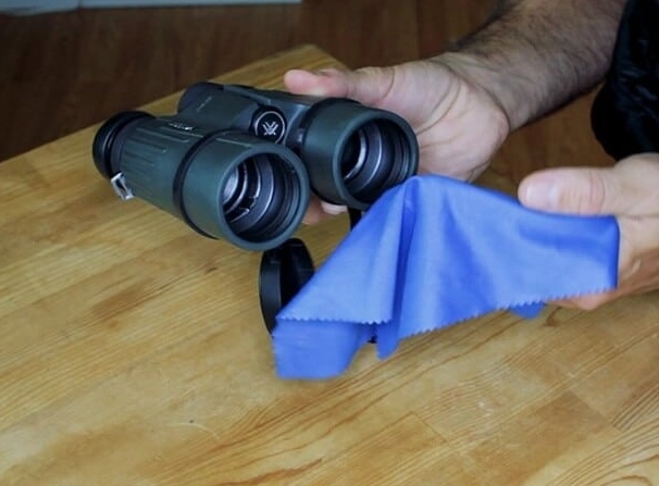 clean binocular lenses fogged up