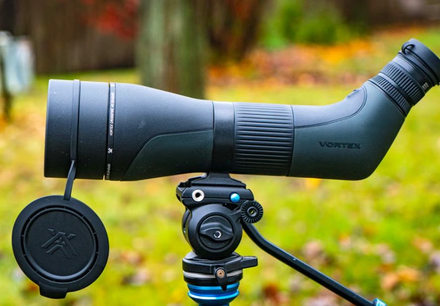 spotting scope vs binoculars